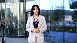 A presenter outside Best Clinic Istanbul